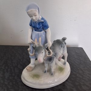 Figurine